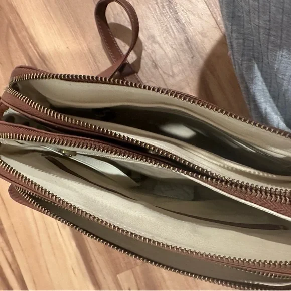 Elegant Brown Leather Crossbody Bag‎ - Picture 2 of 6